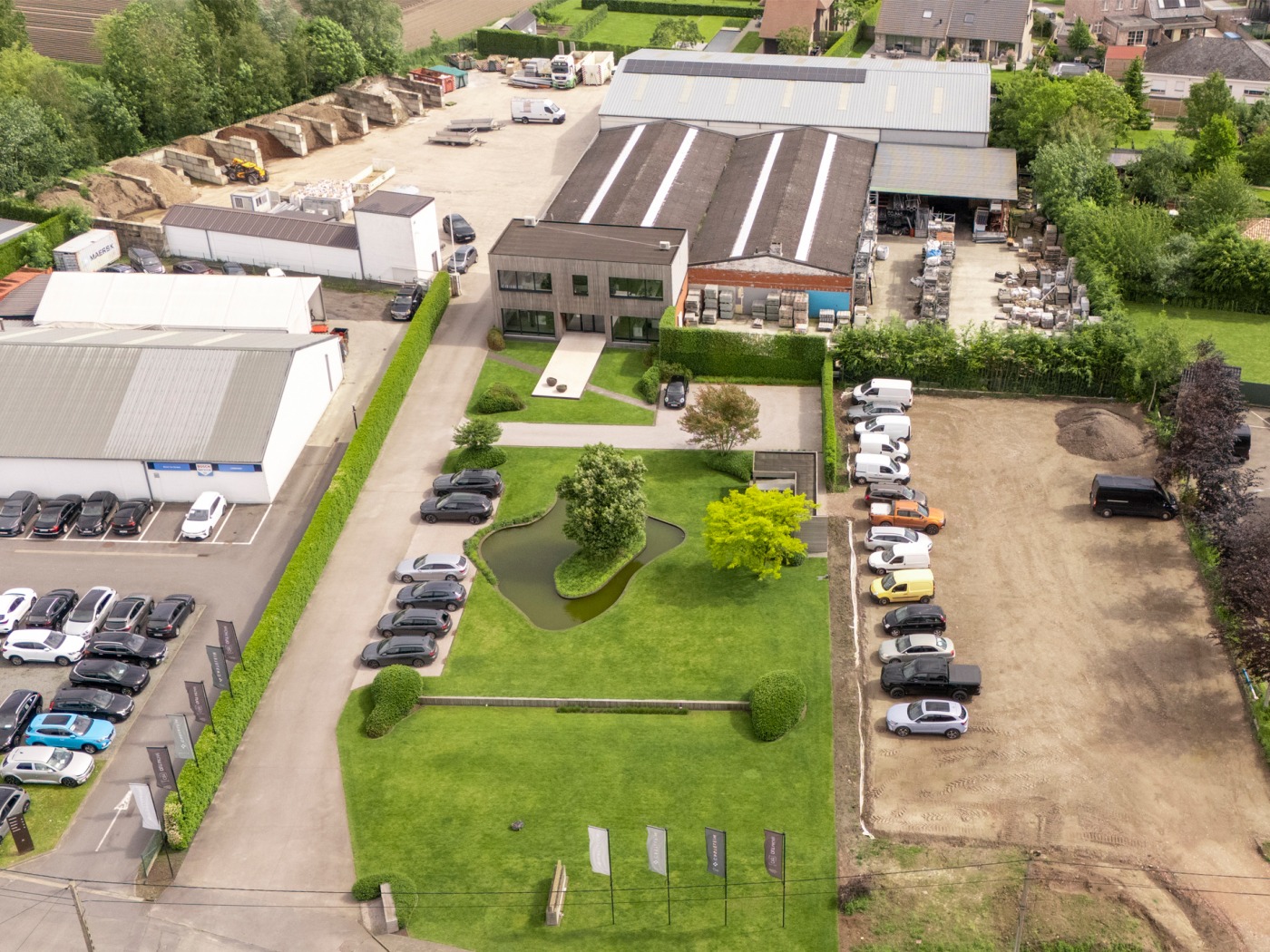 Luchtfoto van de kantoren van Castelein Green Roof